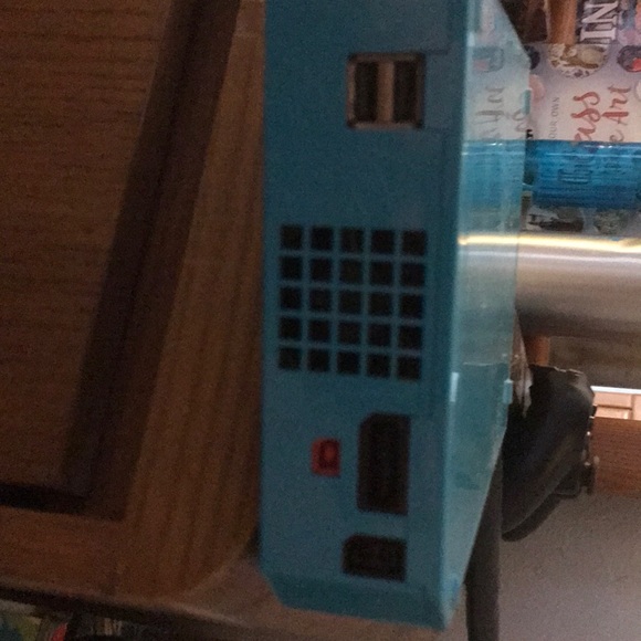 A Wii U blue colored - Picture 2 of 8